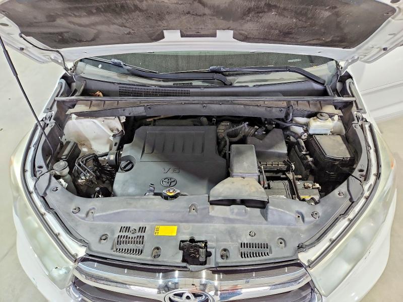 50528646 :رقم المزاد ، 5TDDKRFH2ES032322 vin ، 2014 Toyota Highlander مزاد بيع