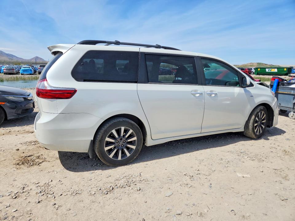 Продажа на аукционе авто 2018 Toyota Sienna, vin: 5TDDZ3DC4JS195824, номер лота: 48993116