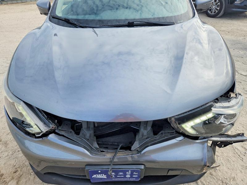 52207876 :رقم المزاد ، JN1BJ1CP9JW101141 vin ، 2018 Nissan Rogue Sport مزاد بيع