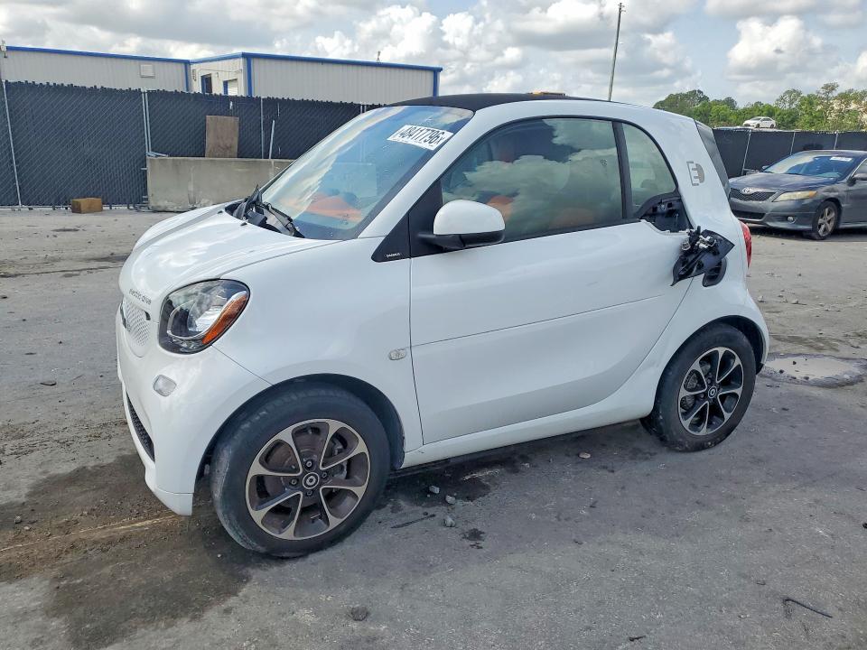 Aukcja sprzedaży 2017 Smart Fortwo, vin: WMEFJ9BA1HK229984, numer aukcji: 48417796