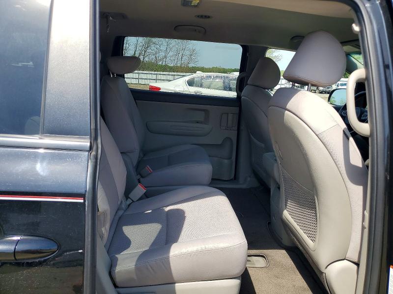 51142646 :رقم المزاد ، KNDMB5C12J6395763 vin ، 2018 Kia Sedona مزاد بيع