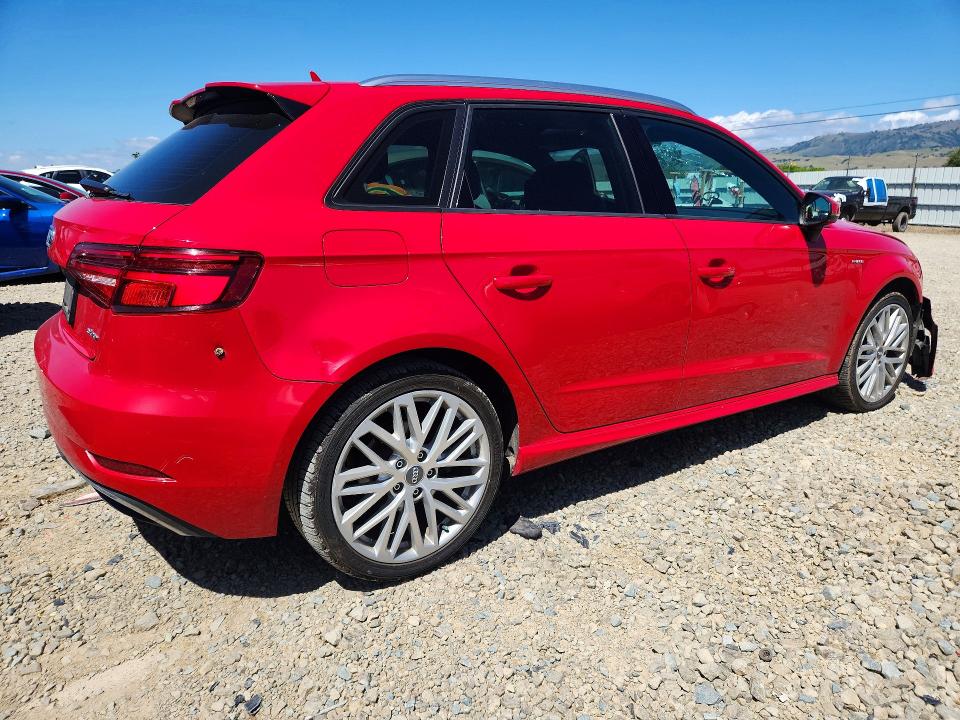 2018 Audi A3 მანქანა იყიდება აუქციონზე, vin: WAUUPBFF8JA082010, აუქციონის ნომერი: 49951326