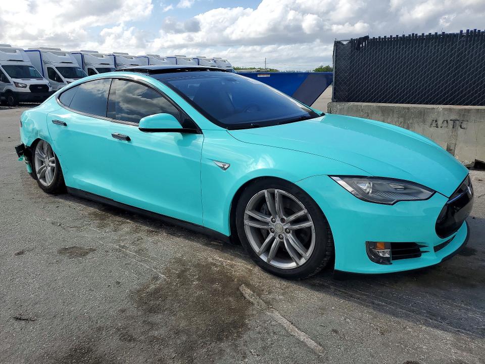 Продажа на аукционе авто 2013 Tesla Model S, vin: 5YJSA1CN7DFP05727, номер лота: 51271346