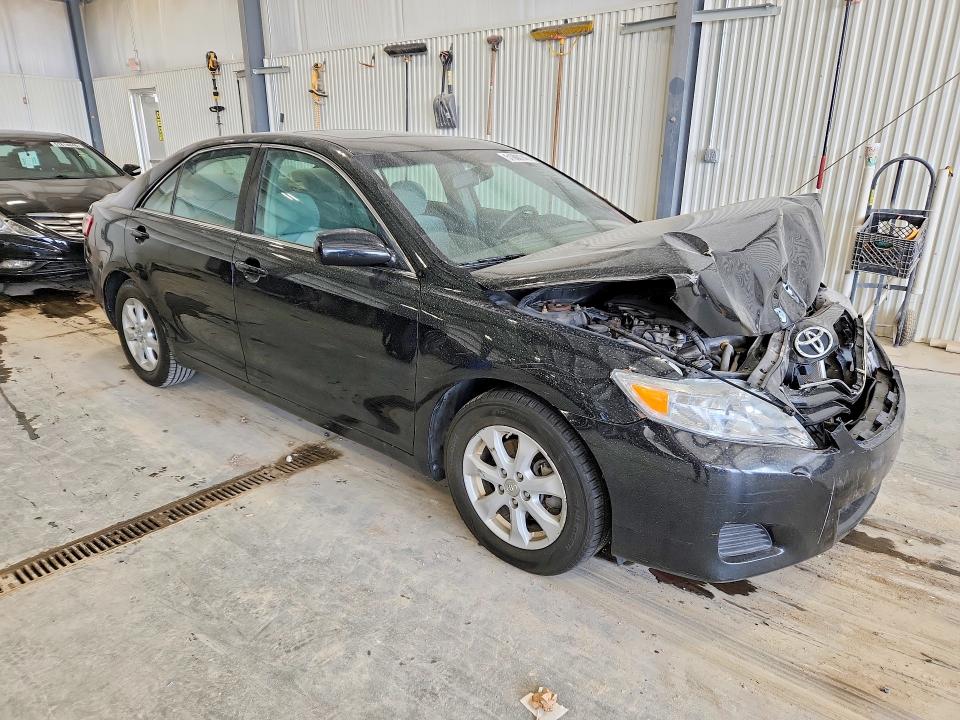 51660746 :رقم المزاد ، 4T4BF3EK3AR060806 vin ، 2010 Toyota Camry مزاد بيع