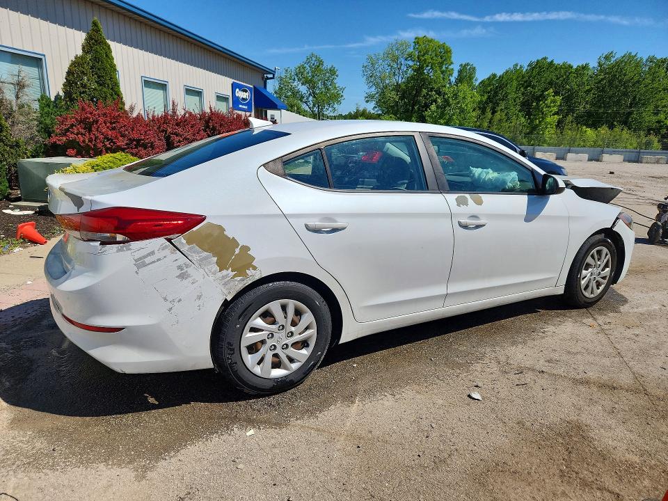 51600786 :رقم المزاد ، 5NPD74LF2HH205208 vin ، 2017 Hyundai Elantra مزاد بيع
