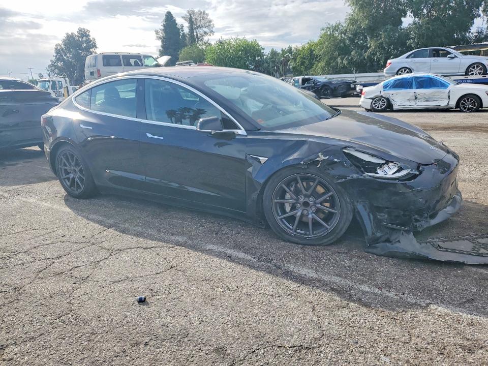 48696176 :رقم المزاد ، 5YJ3E1EA0KF325175 vin ، 2019 Tesla Model 3 مزاد بيع
