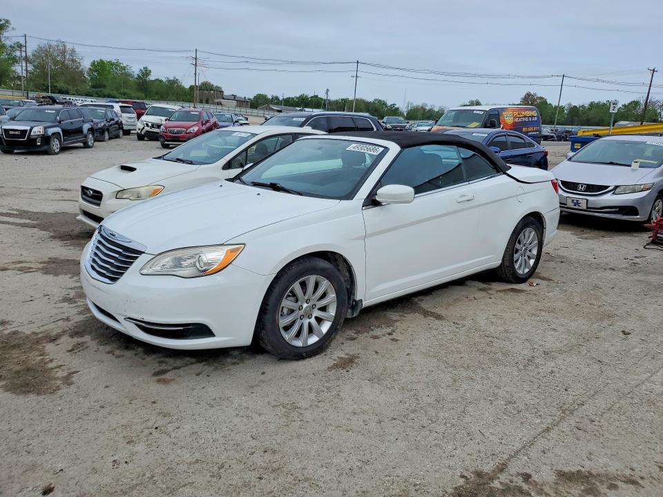 49305686 :رقم المزاد ، 1C3BCBEB4DN560106 vin ، 2013 Chrysler 200 مزاد بيع
