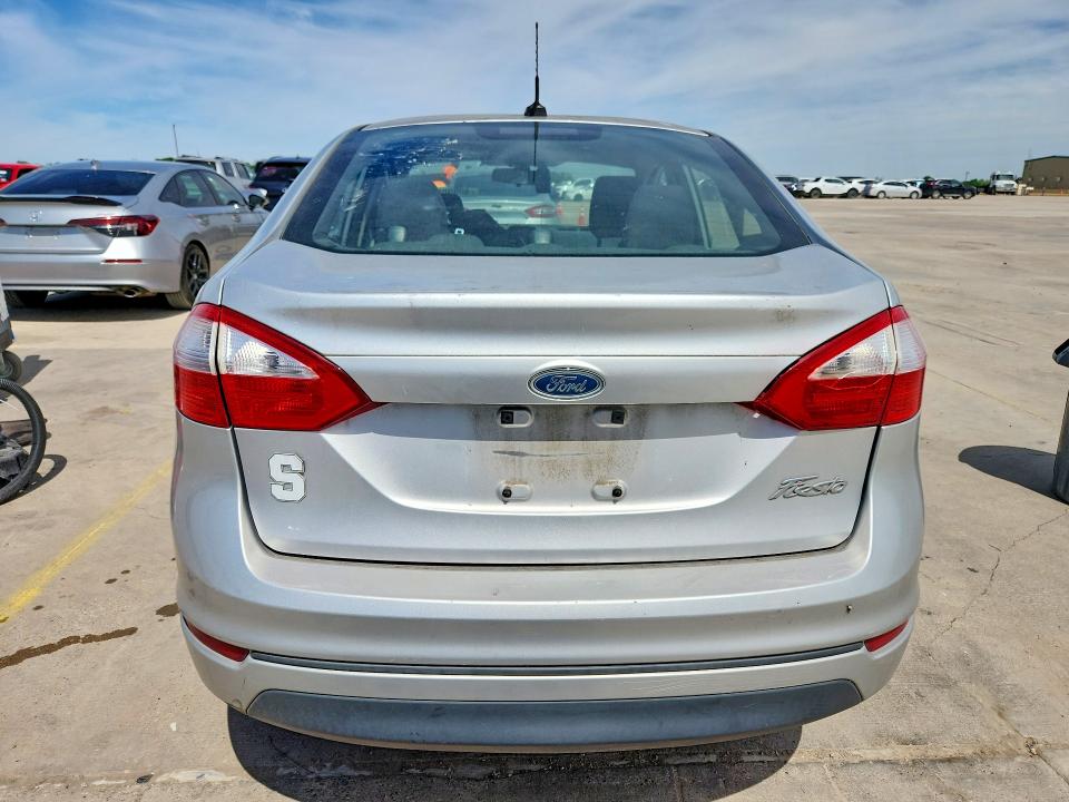 48998876 :رقم المزاد ، 3FADP4AJ6FM123339 vin ، 2015 Ford Fiesta مزاد بيع