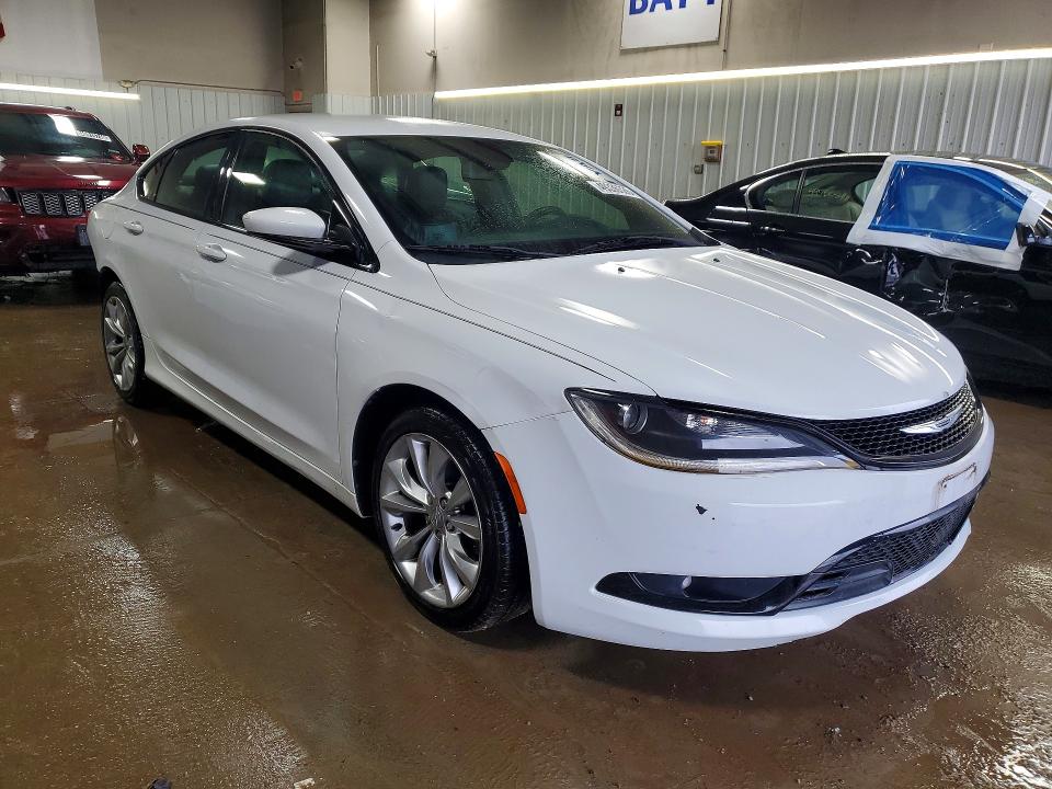 49336326 :رقم المزاد ، 1C3CCCBG5FN515589 vin ، 2015 Chrysler 200 مزاد بيع