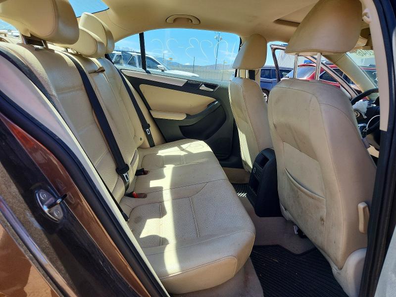 50692046 :رقم المزاد ، 3VWD07AJ8EM384595 vin ، 2014 Volkswagen Jetta مزاد بيع