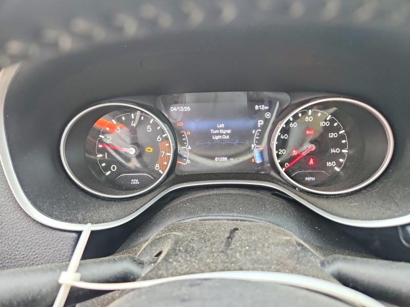 49215986 :رقم المزاد ، 3C4NJDBB2JT480247 vin ، 2018 Jeep Compass مزاد بيع