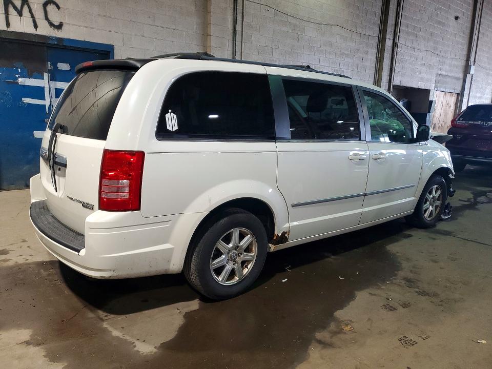 2010 Chrysler Town & Country მანქანა იყიდება აუქციონზე, vin: 2A4RR5D17AR104287, აუქციონის ნომერი: 49311446