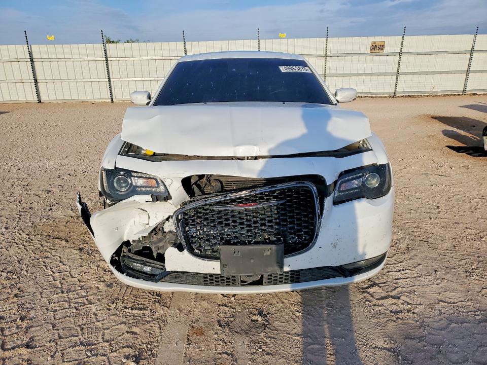 2022 Chrysler 300 მანქანა იყიდება აუქციონზე, vin: 2C3CCABG0NH198817, აუქციონის ნომერი: 49863876