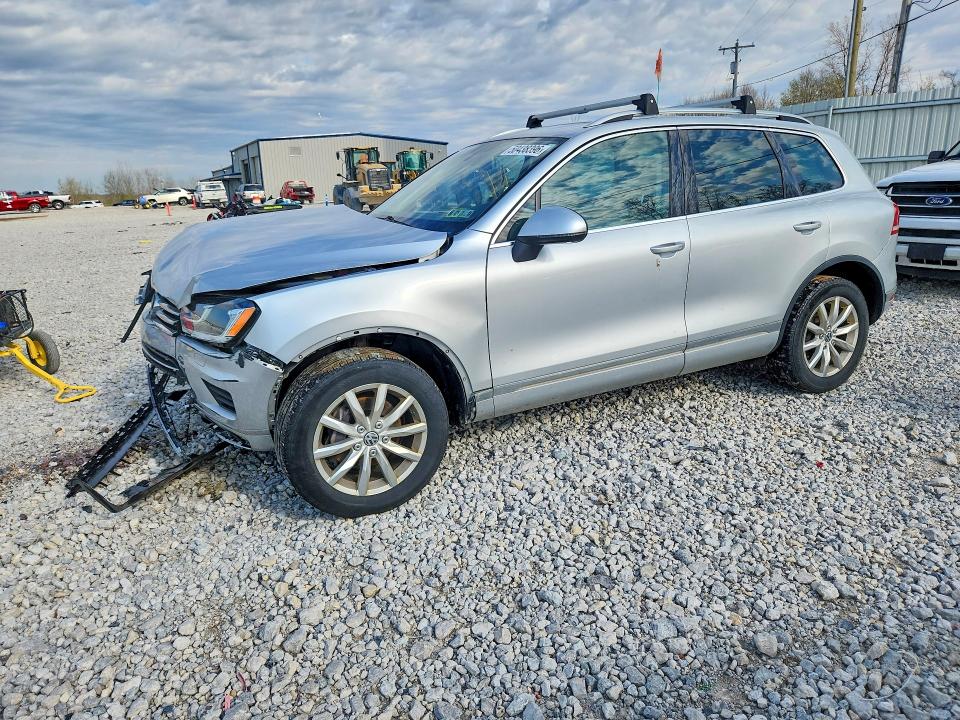 50438396 :رقم المزاد ، WVGEF9BP7FD002831 vin ، 2015 Volkswagen Touareg مزاد بيع