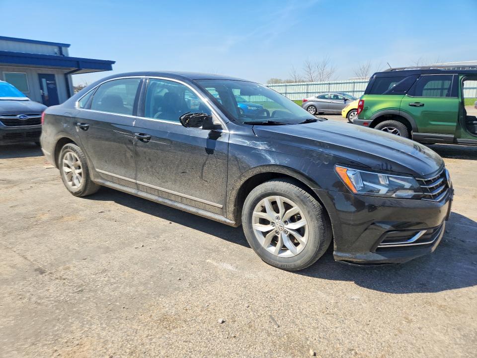 50630396 :رقم المزاد ، 1VWAT7A31GC038310 vin ، 2016 Volkswagen Passat مزاد بيع
