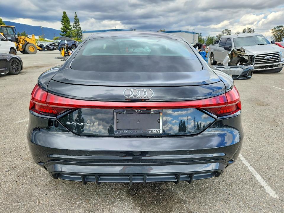 Продажа на аукционе авто 2022 Audi E-tron Gt, vin: WAUFJBFWXN7010450, номер лота: 49663026