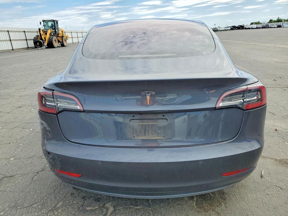 51376856 :رقم المزاد ، 5YJ3E1EA9JF012012 vin ، 2018 Tesla Model 3 مزاد بيع
