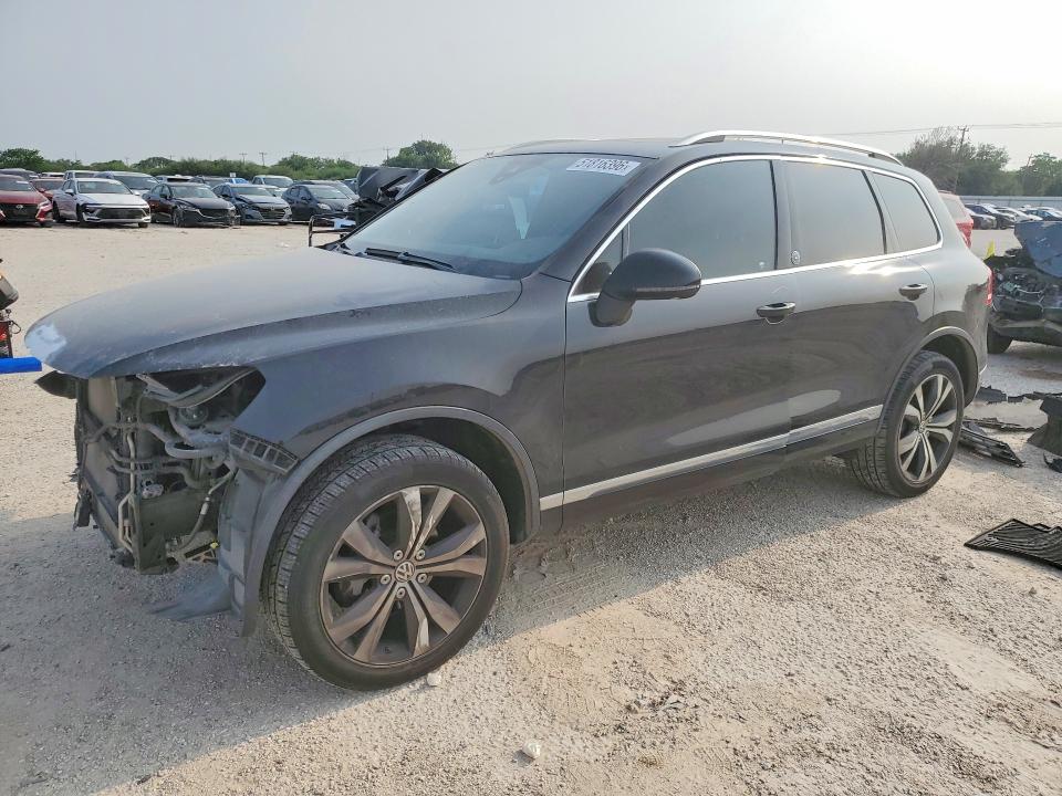 51816396 :رقم المزاد ، WVGRF7BP9HD001978 vin ، 2017 Volkswagen Touareg مزاد بيع