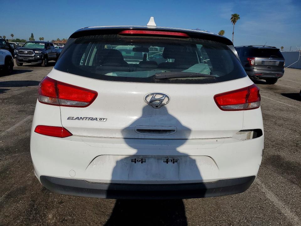 Продажа на аукционе авто 2018 Hyundai Elantra Gt, vin: KMHH35LE0JU011570, номер лота: 50396976