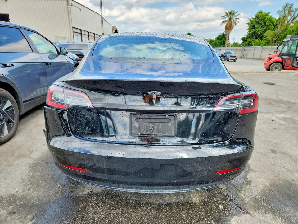 48638796 :رقم المزاد ، 5YJ3E1EAXNF186242 vin ، 2022 Tesla Model 3 مزاد بيع