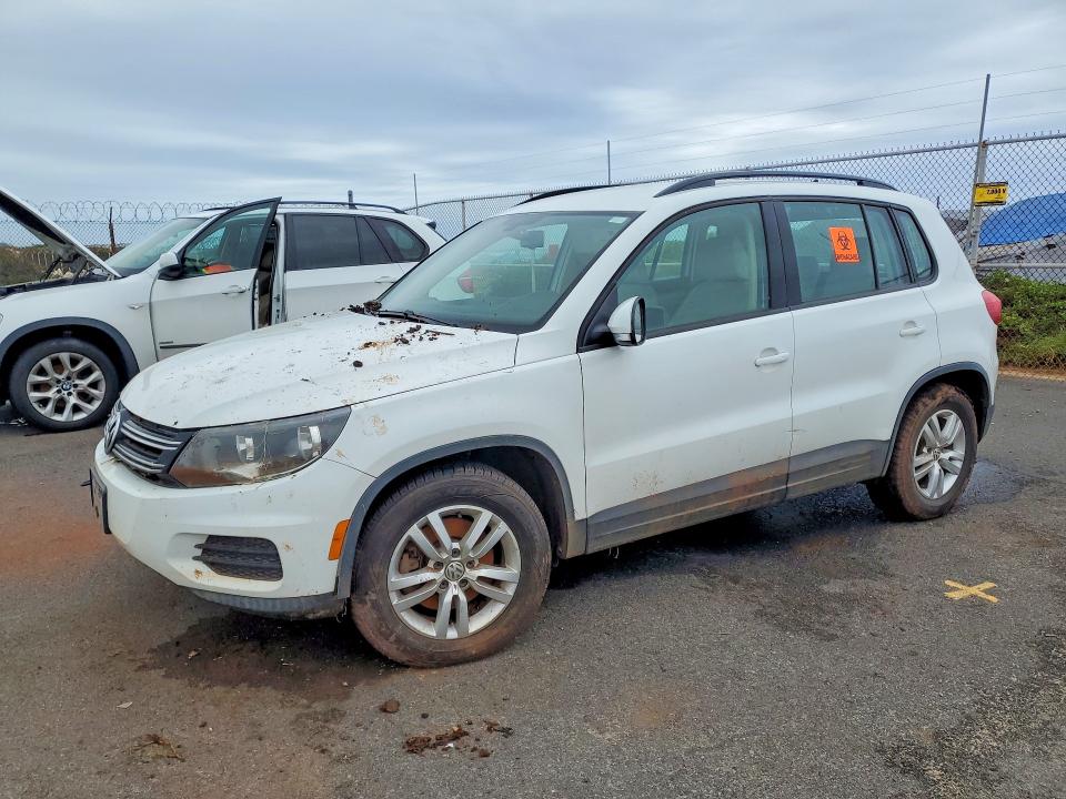 48637226 :رقم المزاد ، WVGAV7AX4HK000072 vin ، 2017 Volkswagen Tiguan مزاد بيع