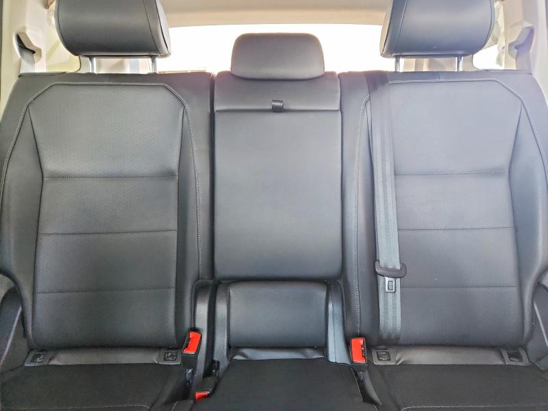 Продажа на аукционе авто 2018 Volkswagen Tiguan, vin: 3VV3B7AXXJM175920, номер лота: 49588396