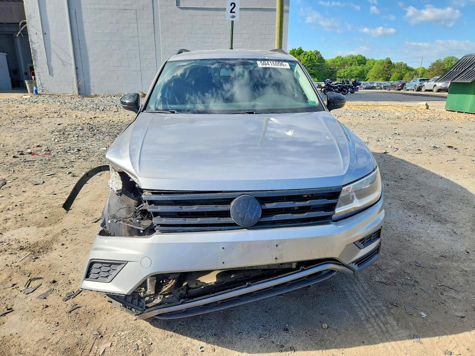 50416096 :رقم المزاد ، 3VV0B7AX4LM099052 vin ، 2020 Volkswagen Tiguan مزاد بيع