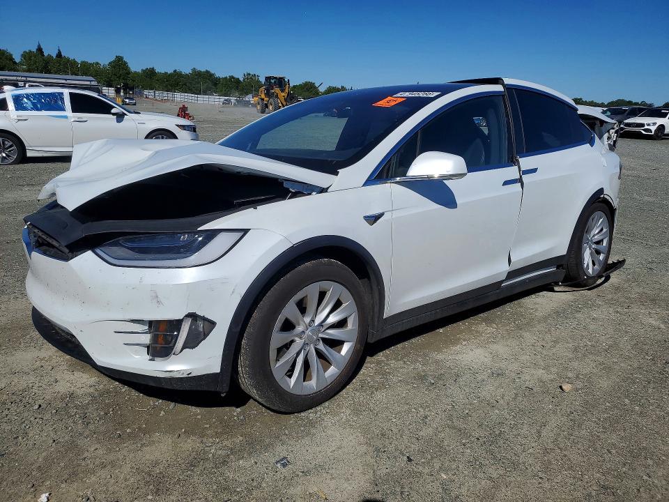 2020 Tesla Model X მანქანა იყიდება აუქციონზე, vin: 5YJXCBE27LF260932, აუქციონის ნომერი: 47945266