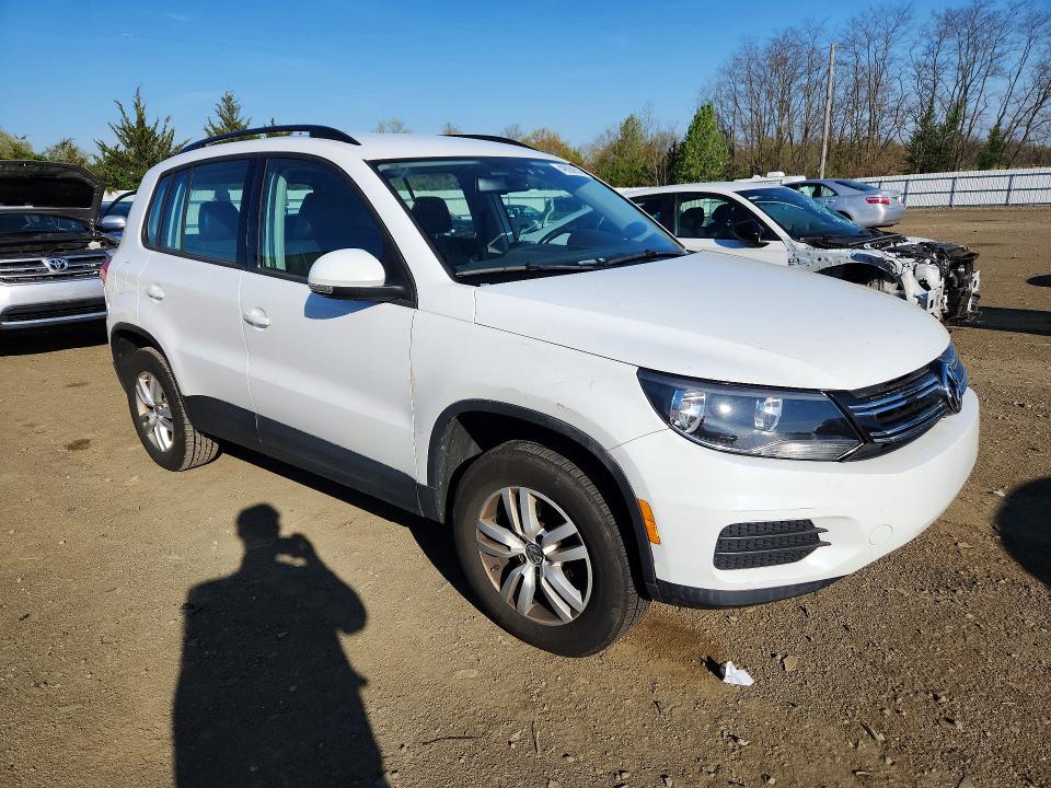 49938516 :رقم المزاد ، WVGAV7AX5HK015972 vin ، 2017 Volkswagen Tiguan مزاد بيع