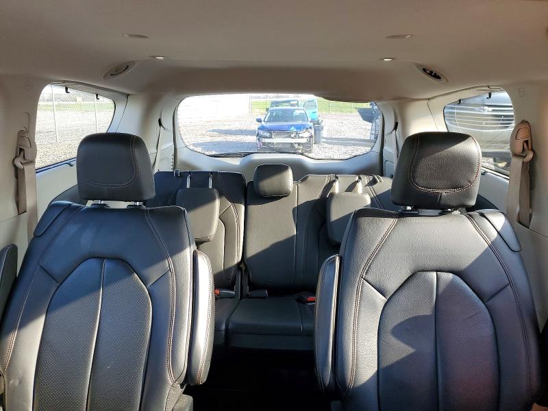 49242716 :رقم المزاد ، 2C4RC1EG4JR108123 vin ، 2018 Chrysler Pacifica مزاد بيع