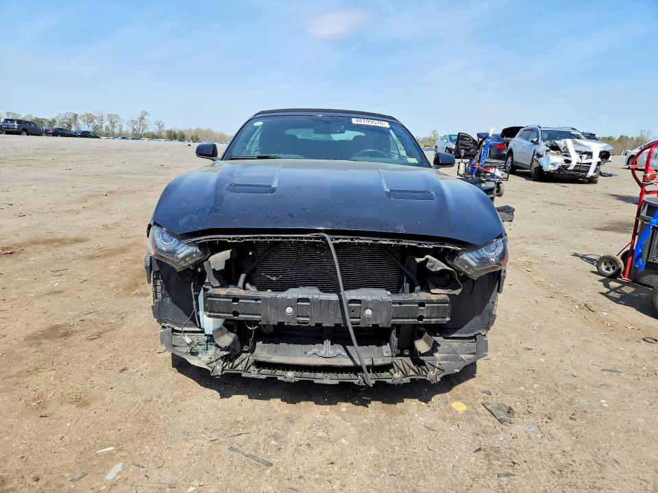 48799576 :رقم المزاد ، 1FATP8UH7J5145246 vin ، 2018 Ford Mustang مزاد بيع