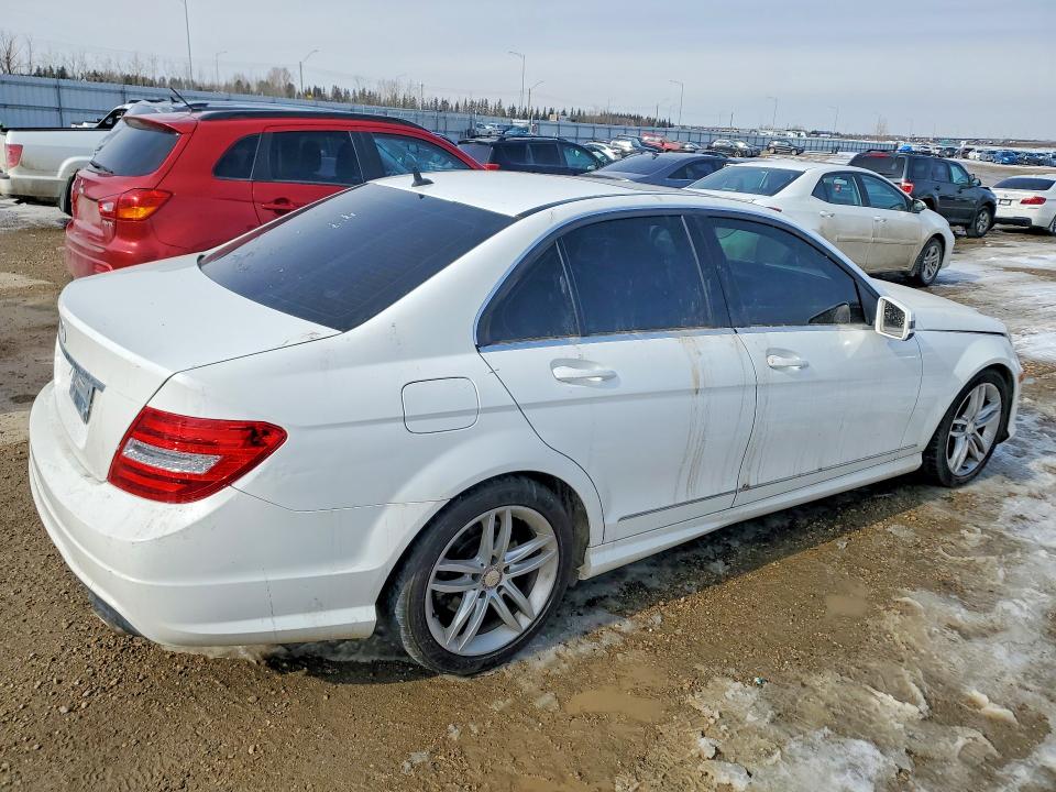 2014 Mercedes-benz C მანქანა იყიდება აუქციონზე, vin: WDDGF8AB5EA901576, აუქციონის ნომერი: 48144816