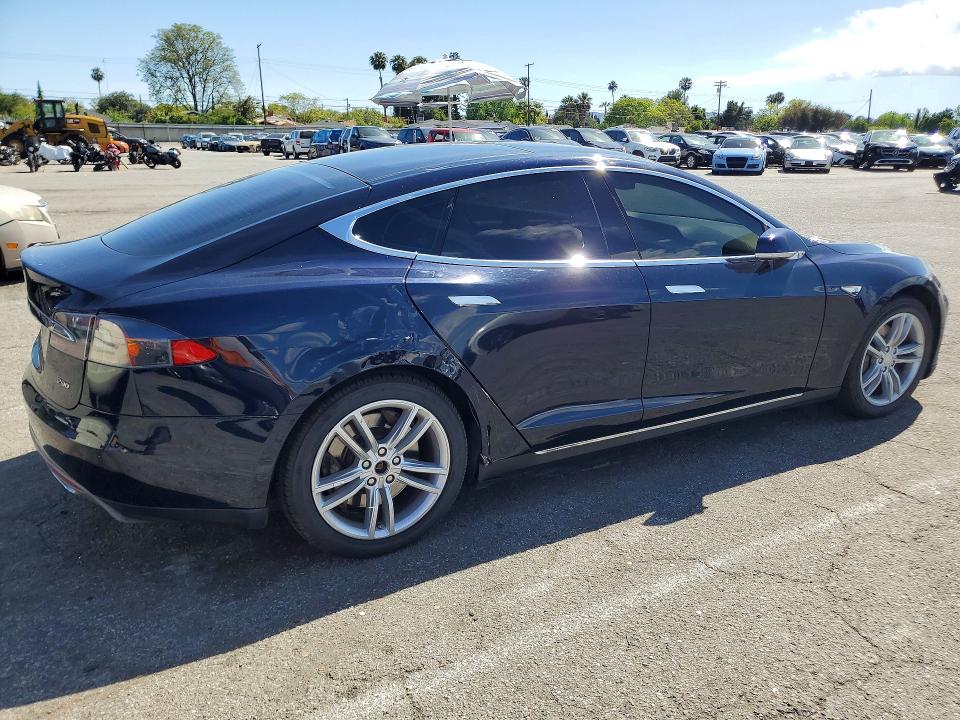 51179126 :رقم المزاد ، 5YJSA1CP1DFP09872 vin ، 2013 Tesla Model S مزاد بيع