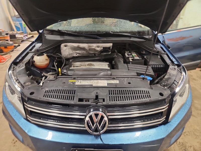 49838106 :رقم المزاد ، WVGRV7AX8HK025608 vin ، 2017 Volkswagen Tiguan مزاد بيع