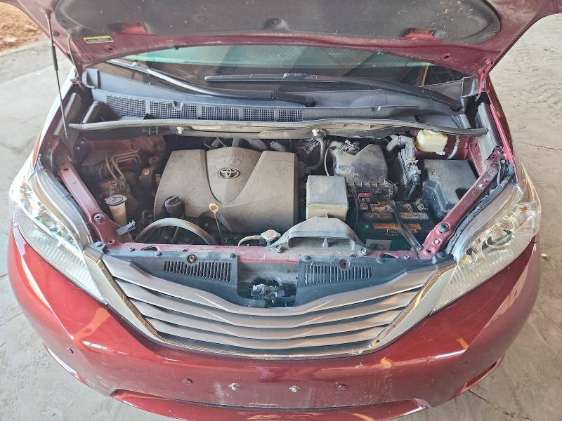 51677826 :رقم المزاد ، 5TDYZ3DC1HS889818 vin ، 2017 Toyota Sienna مزاد بيع