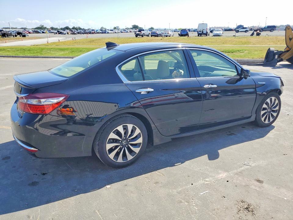 Продаж на аукціоні авто 2017 Honda Accord, vin: JHMCR6F77HC025822, номер лоту: 53203526