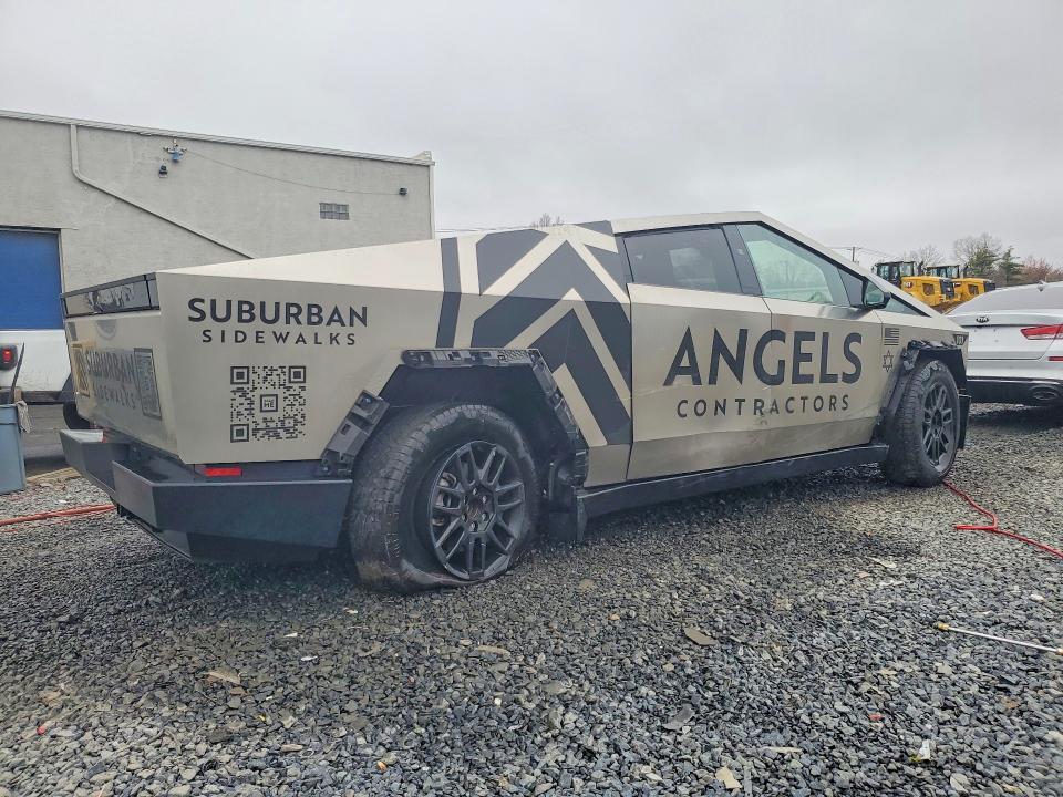 Продаж на аукціоні авто 2025 Tesla Cybertruck, vin: 7G2CEHED7SA063913, номер лоту: 48334376