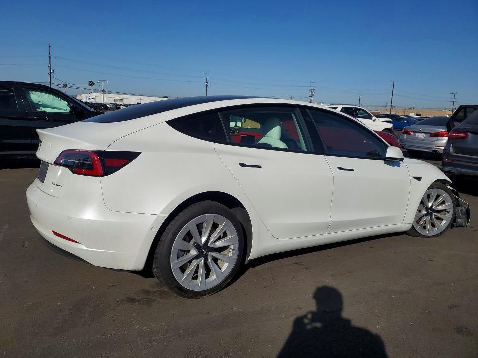 2021 Tesla Model 3 მანქანა იყიდება აუქციონზე, vin: 5YJ3E1EBXMF053990, აუქციონის ნომერი: 46779826