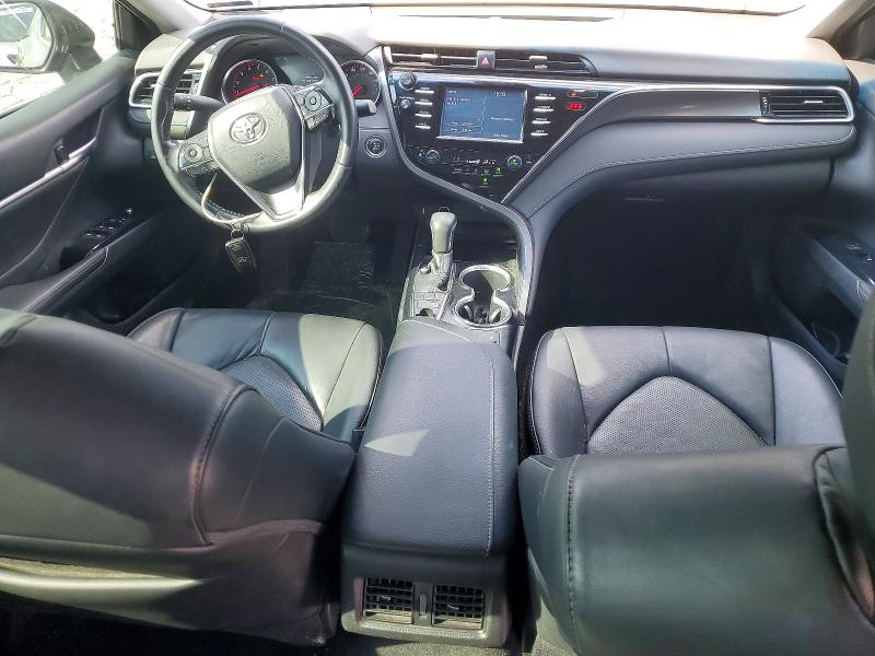 50712726 :رقم المزاد ، 4T1B61HK1JU652747 vin ، 2018 Toyota Camry مزاد بيع