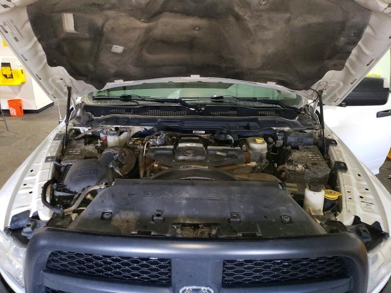 51900616 :رقم المزاد ، 3C6UR5HL6JG145244 vin ، 2018 Ram 2500 مزاد بيع