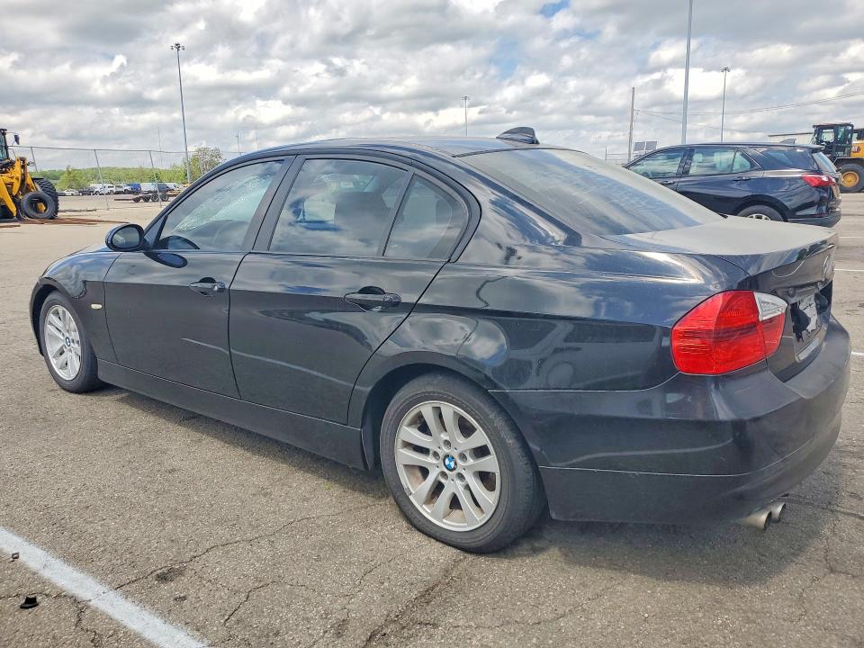 51717006 :رقم المزاد ، WBAVA37527NE26176 vin ، 2007 Bmw 328 مزاد بيع