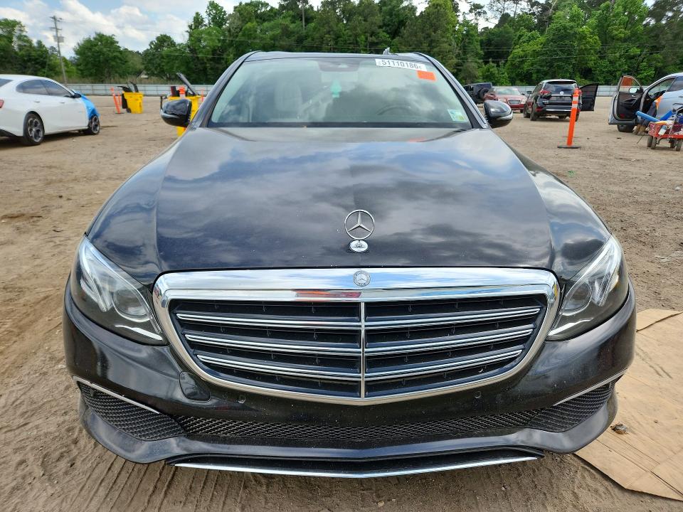 51110186 :رقم المزاد ، WDDZF4JB6HA103299 vin ، 2017 Mercedes-benz E مزاد بيع