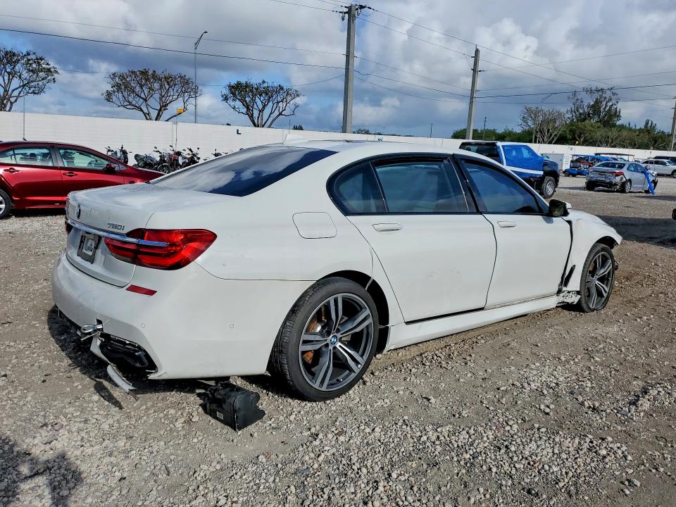 2017 Bmw 750 მანქანა იყიდება აუქციონზე, vin: WBA7F2C53HG421985, აუქციონის ნომერი: 48808776