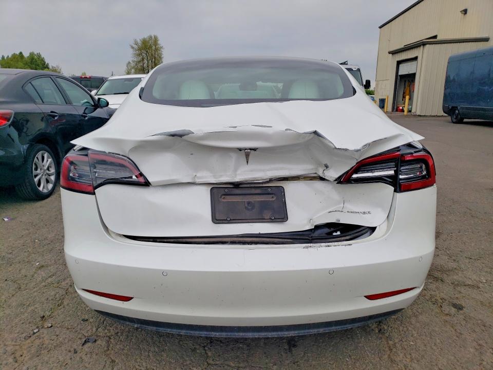 49835836 :رقم المزاد ، 5YJ3E1EB7NF183193 vin ، 2022 Tesla Model 3 مزاد بيع