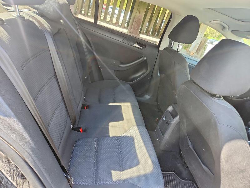 2011 Volkswagen Jetta მანქანა იყიდება აუქციონზე, vin: 3VWWL7AJ5BM007346, აუქციონის ნომერი: 48735386