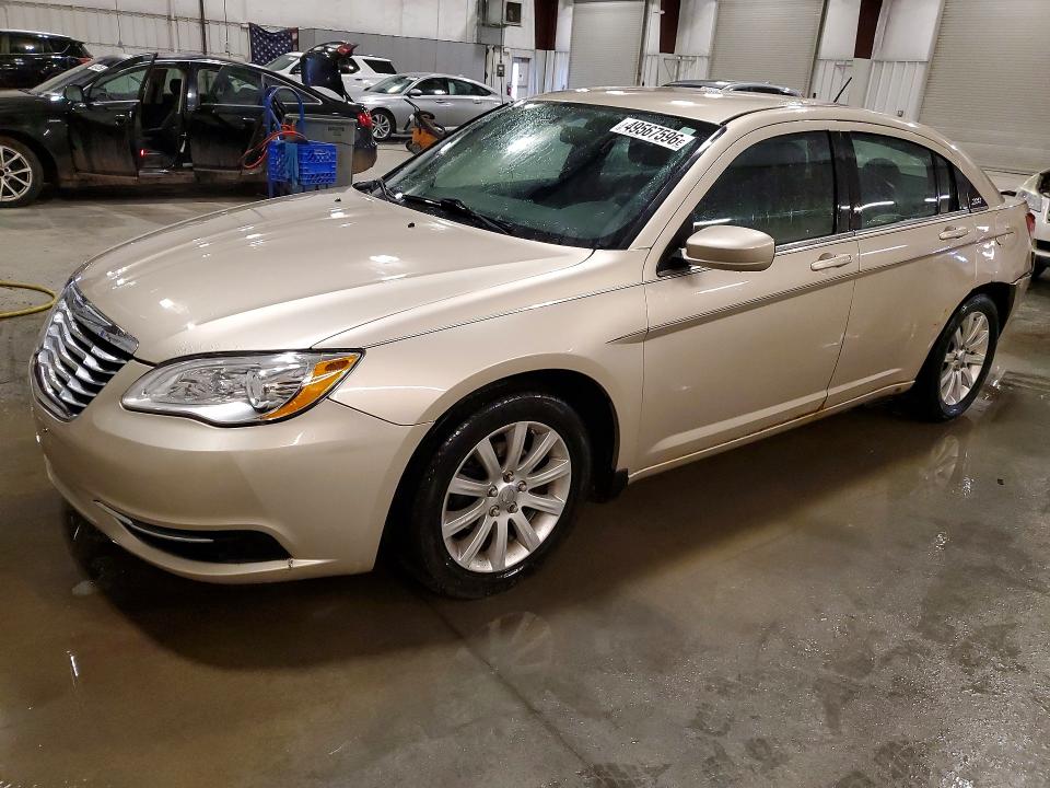 Продажа на аукционе авто 2014 Chrysler 200, vin: 1C3CCBAB2EN143465, номер лота: 49567596