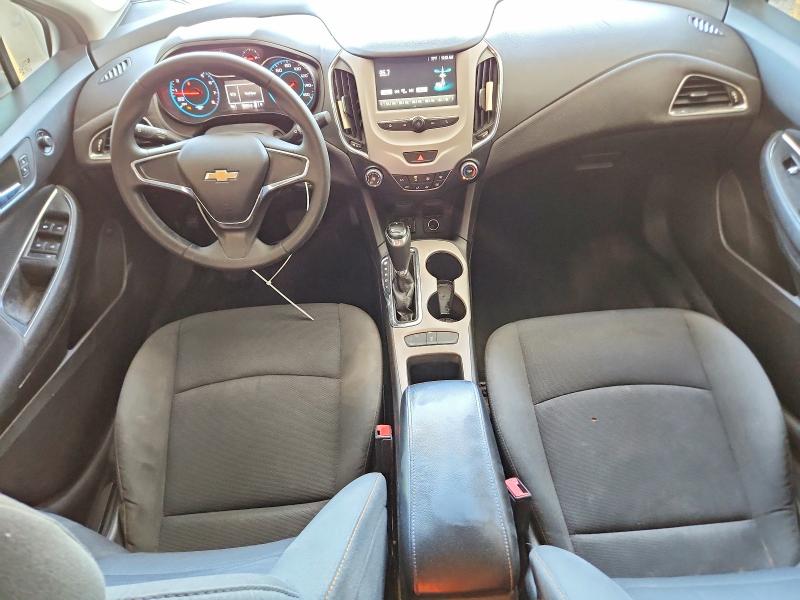 50277086 :رقم المزاد ، 1G1BC5SM8H7271381 vin ، 2017 Chevrolet Cruze مزاد بيع