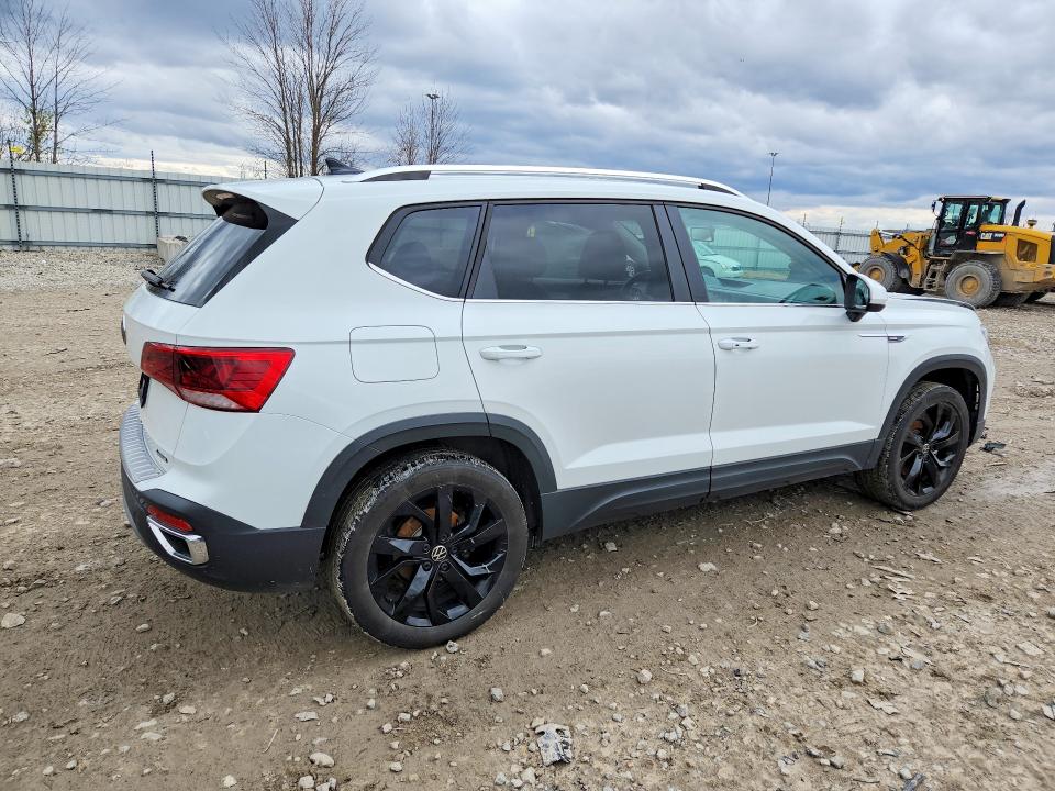 51099076 :رقم المزاد ، 3VVLX7B28NM044818 vin ، 2022 Volkswagen Taos مزاد بيع