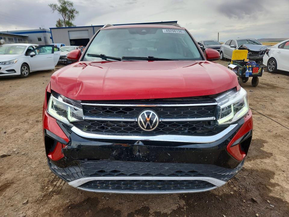49298136 :رقم المزاد ، 3VV2X7B23NM035603 vin ، 2022 Volkswagen Taos مزاد بيع