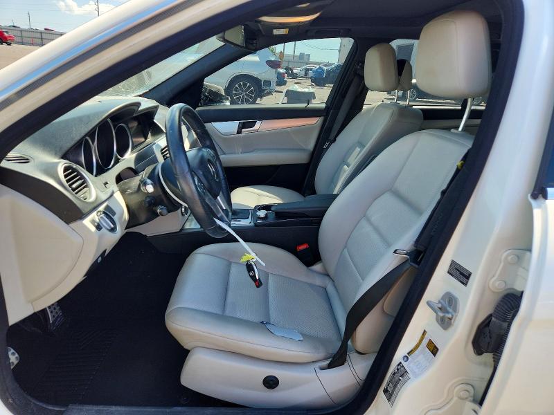 2014 Mercedes-benz C მანქანა იყიდება აუქციონზე, vin: WDDGF4HB9EG215990, აუქციონის ნომერი: 51104676
